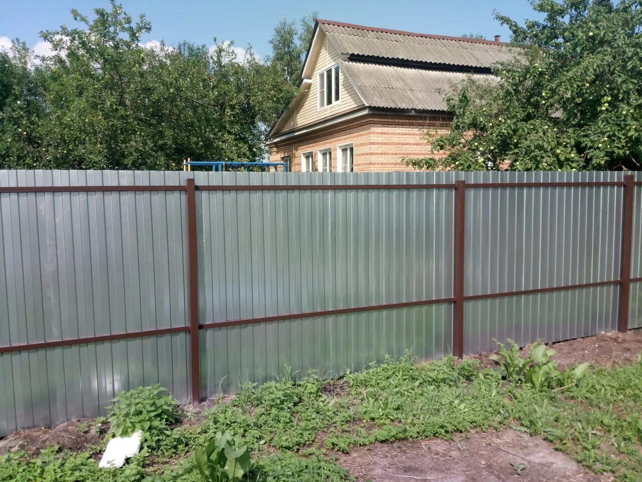 Модульные заборы из профнастила купить в Москве Цены на ограждения с установкой 