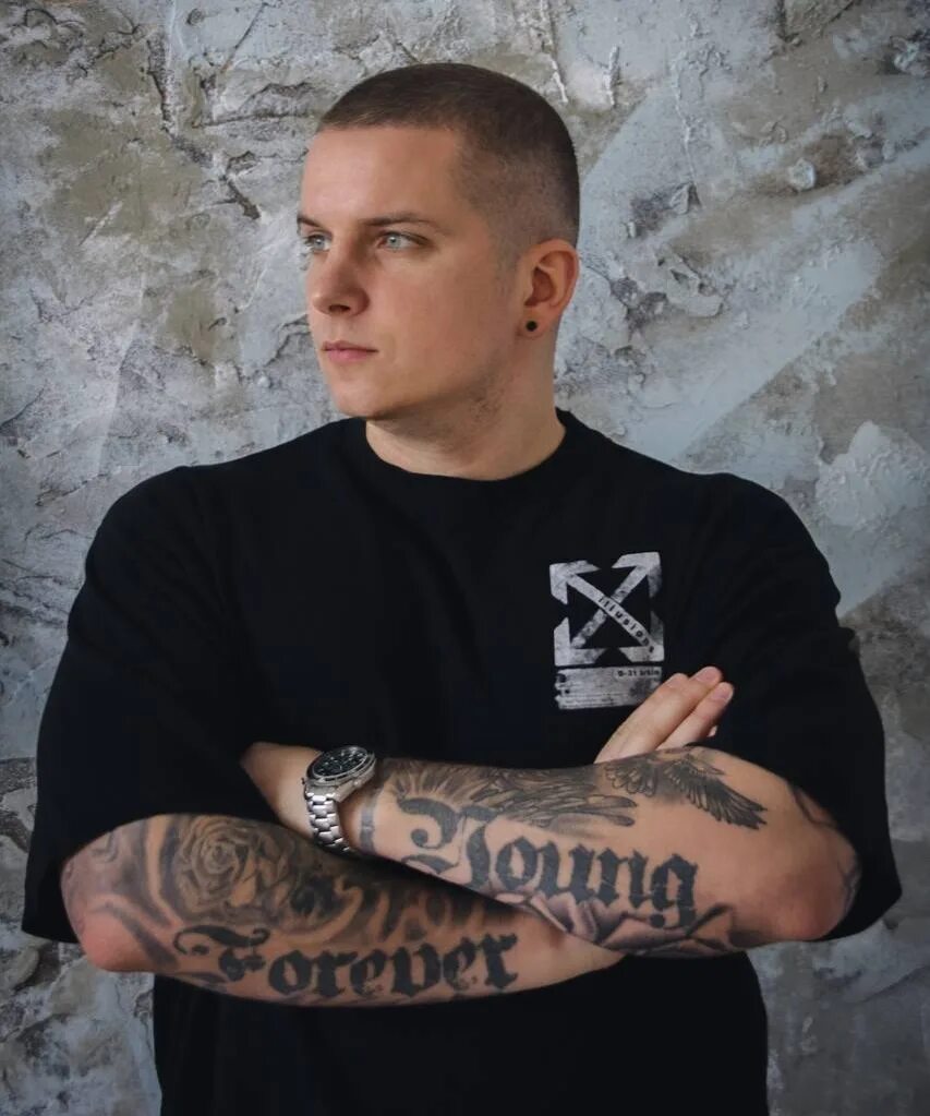 Jordan logo на черном фоне. Julian jordan shout. Julian jordan logo png. Julian jordan oldskool. Julian jordan big bad bass extended mix.