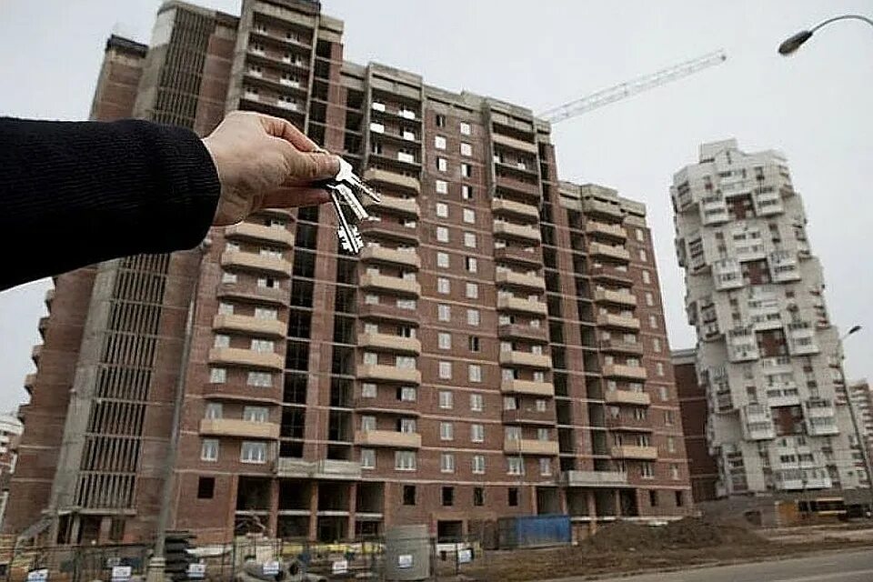 дом новостройка. новый многоэтажный дом. псковская 56 к 1 великий новгород. стройка многоквартирного дома. 12 этажный дом.