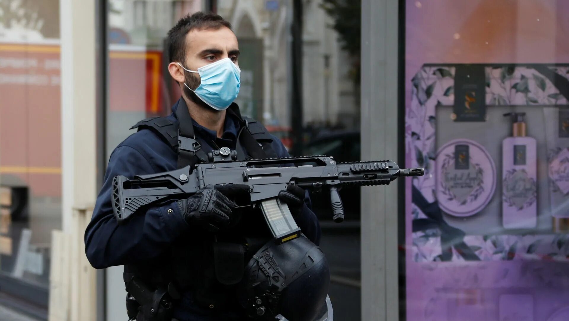 Теракт в франции. Полиция Франции. Силовики Франции. Французские террористы.