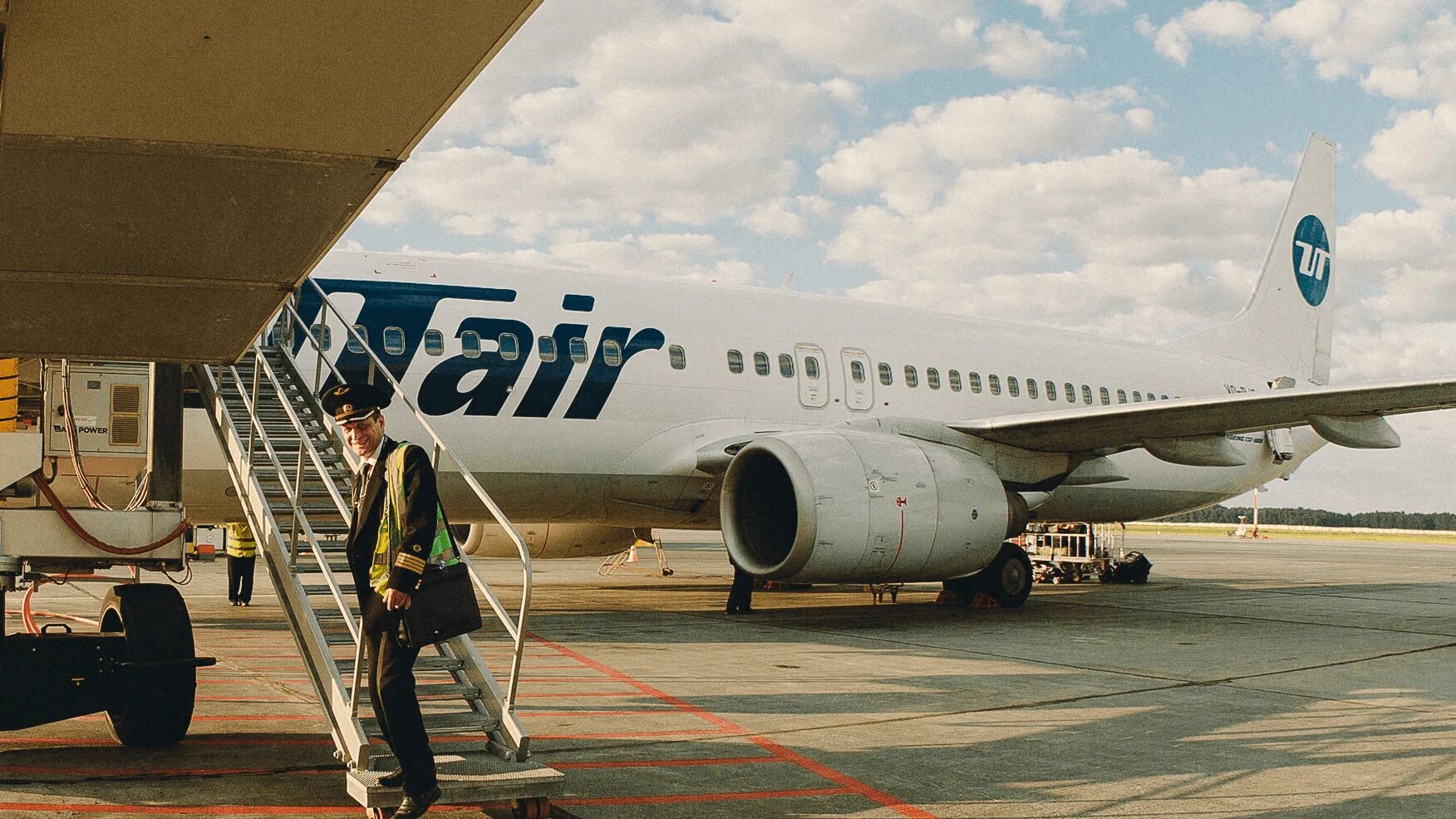 Полет на самолете тюмень. Самолет ЮТЭЙР Омск Тюмень. Тюмень UTAIR. Тюмень с самолета. Самолет Омск Тюмень.