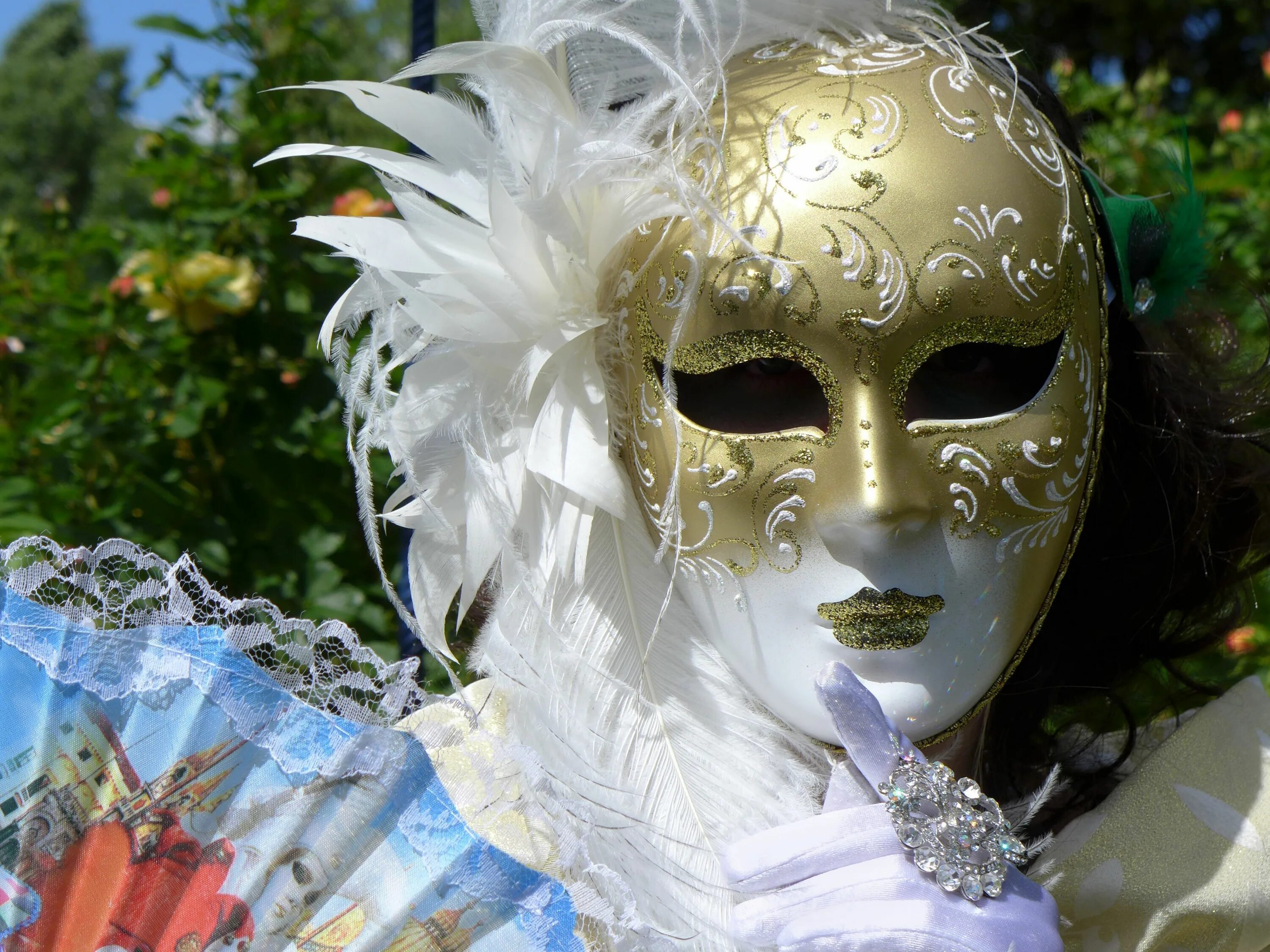 Маска венецианская. Маски венецианские карнавальные. Белая венецианская маска. Маска Венеция для карнавала.