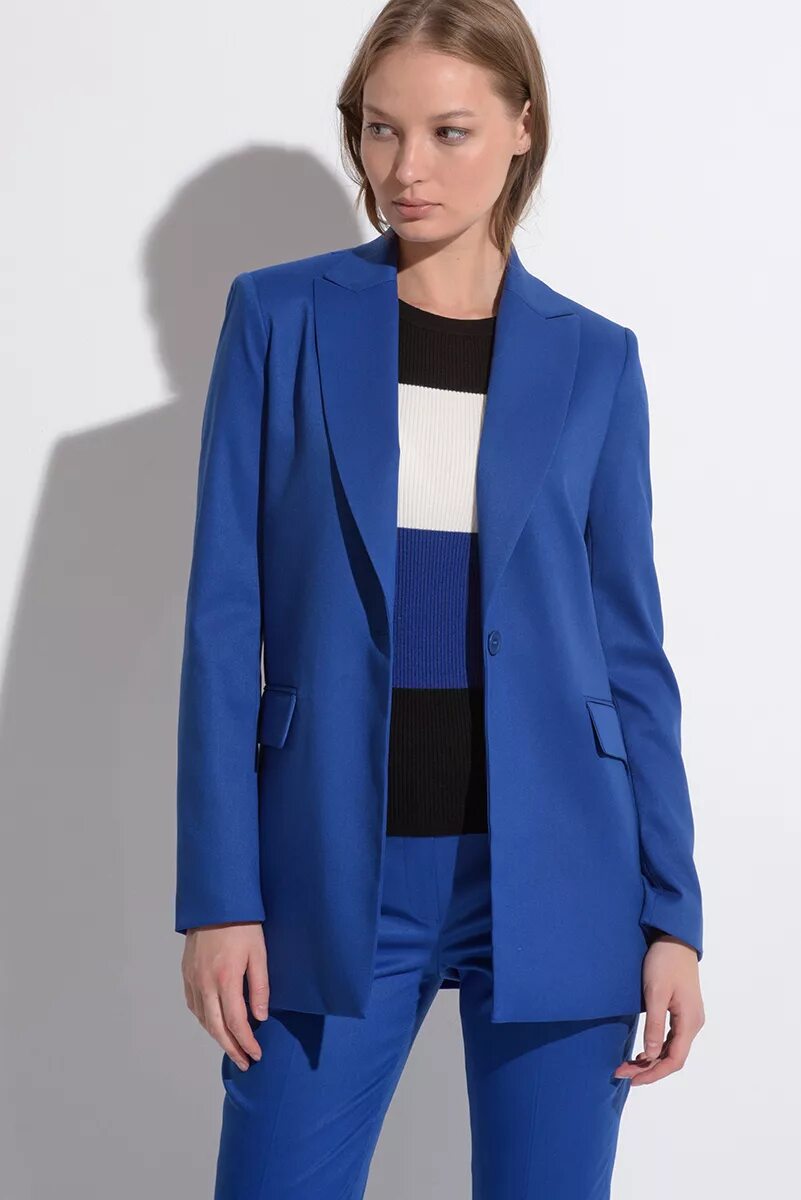 Пиджак женский лен пудровый. Жакет vassa голубой. Жакет прямого кроя. Пиджак женский лен пудровый. Прямой жакет.