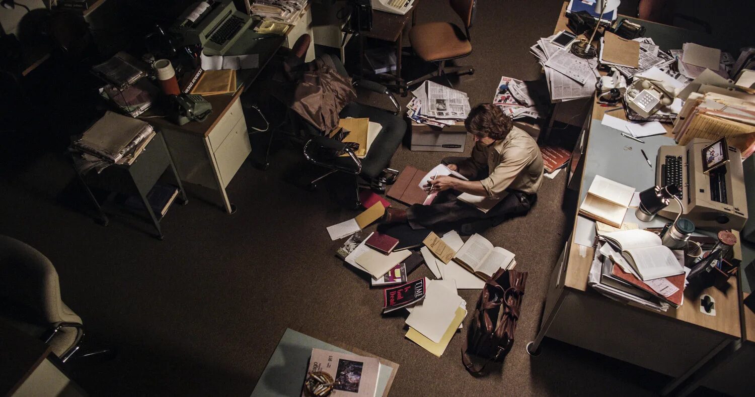 Под расследованием. Следователь россии. Под расследованием. Комната допроса. Христос под следствием.