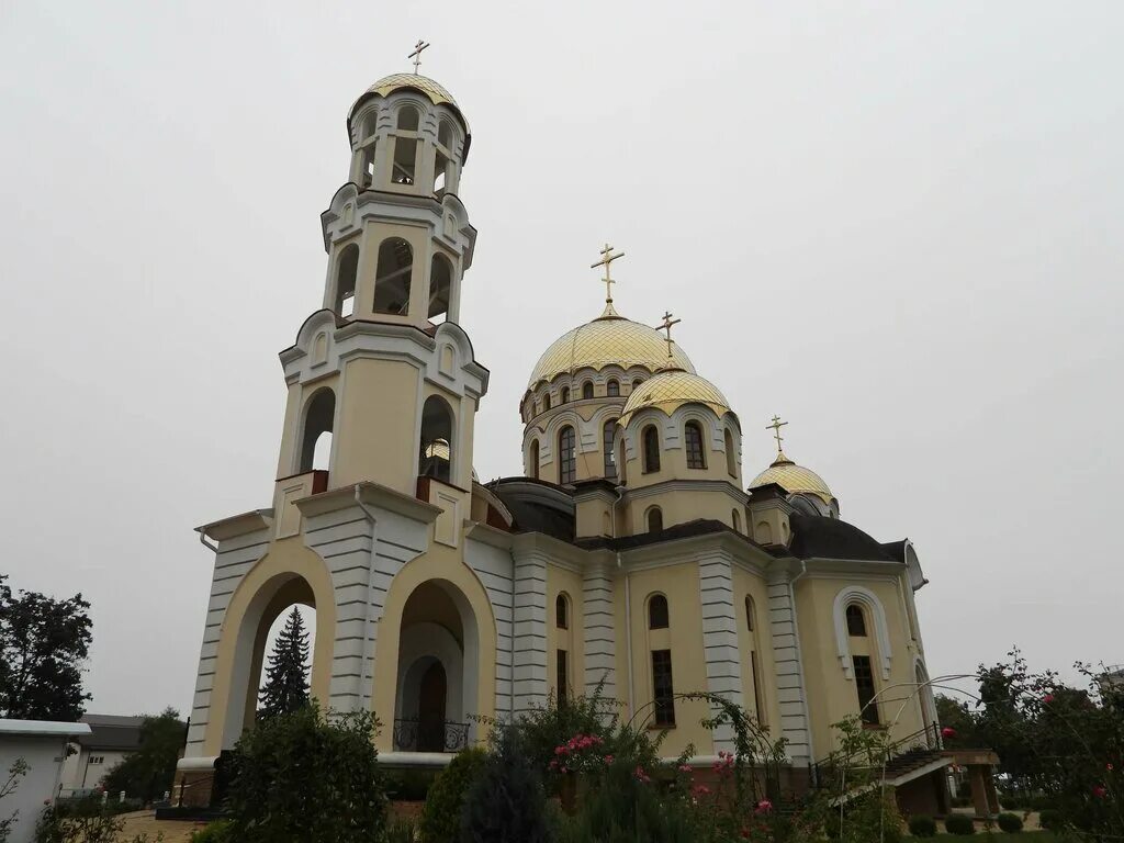 нальчик церковь марии магдалины. храм магдалины нальчик. нальчик церковь марии магдалины. мариинский собор в нальчике. православный храм марии магдалины нальчик.