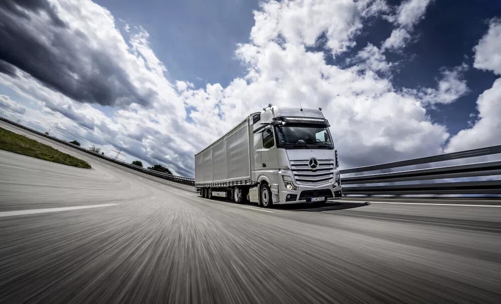 Мерседес-Бенц Актрос 2020. Фура Мерседес Актрос. Mercedes New Actros. Mercedes Actros 2021 фура.