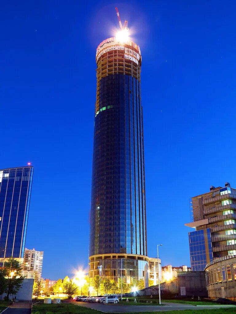 Высокие здания в екатеринбурге. Небоскрёб высоцкий екатеринбург. Небоскрёб исеть екатеринбург. Екатеринбург здание башня исеть. Екатеринбург второй небоскрёб высоцкий проект.