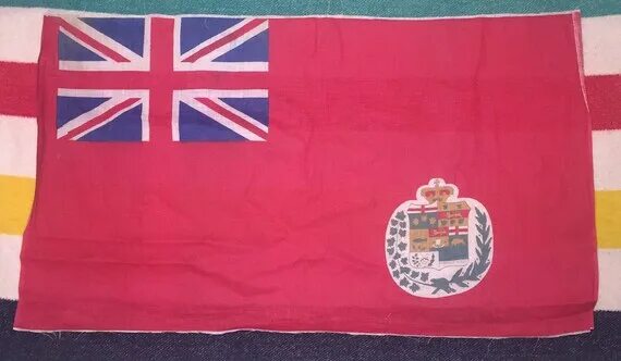 Флаг википедия. 1871 красный флаг. canadian red ensign. британская национальная партия фото. картинки всех красных флагов.