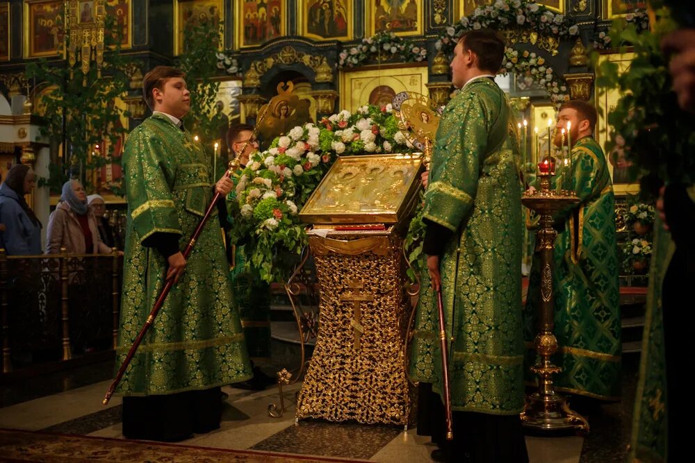 Всенощное бдение святому. Богослужение в Свято Троицком соборе Екатеринбурга 3 мая 2024.