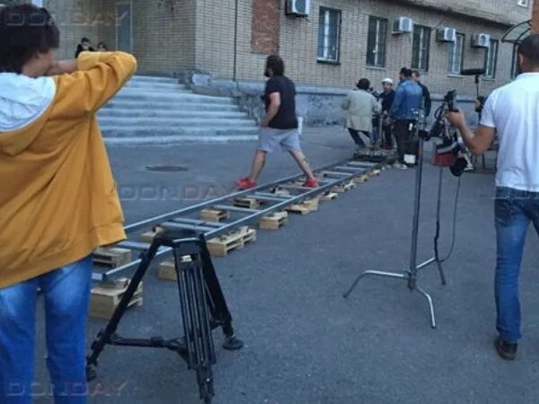 В каком городе снимали хрустальный. Хрустальный сериал съемки в шахтах. сериал снимали в городе шахты. съемка кино в шахтах. съемки фильма хрустальный в городе шахты.