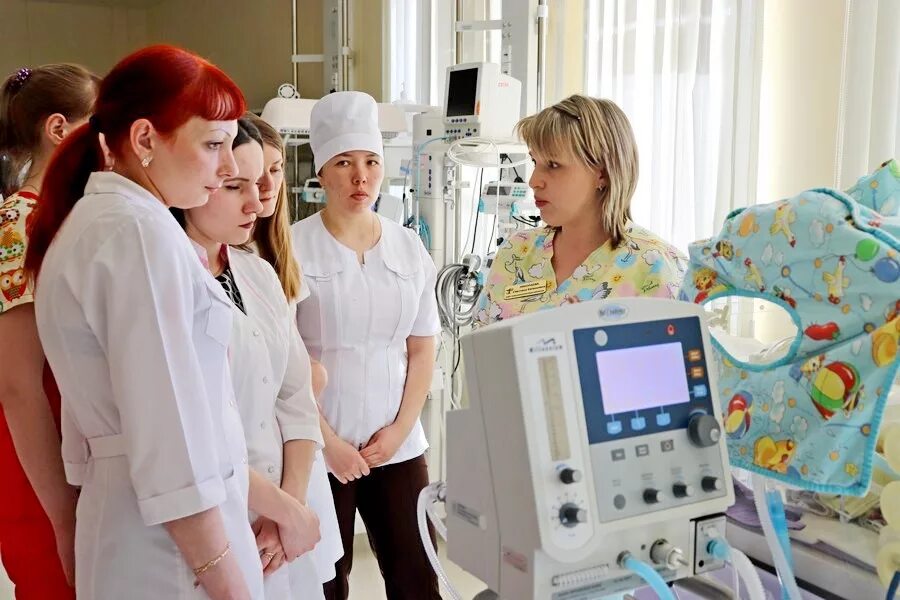 Операция новорожденных операция. Одежда доулы в роддоме. Ф. Перинатальные специалисты. Прокопов тамбов перинатальный.