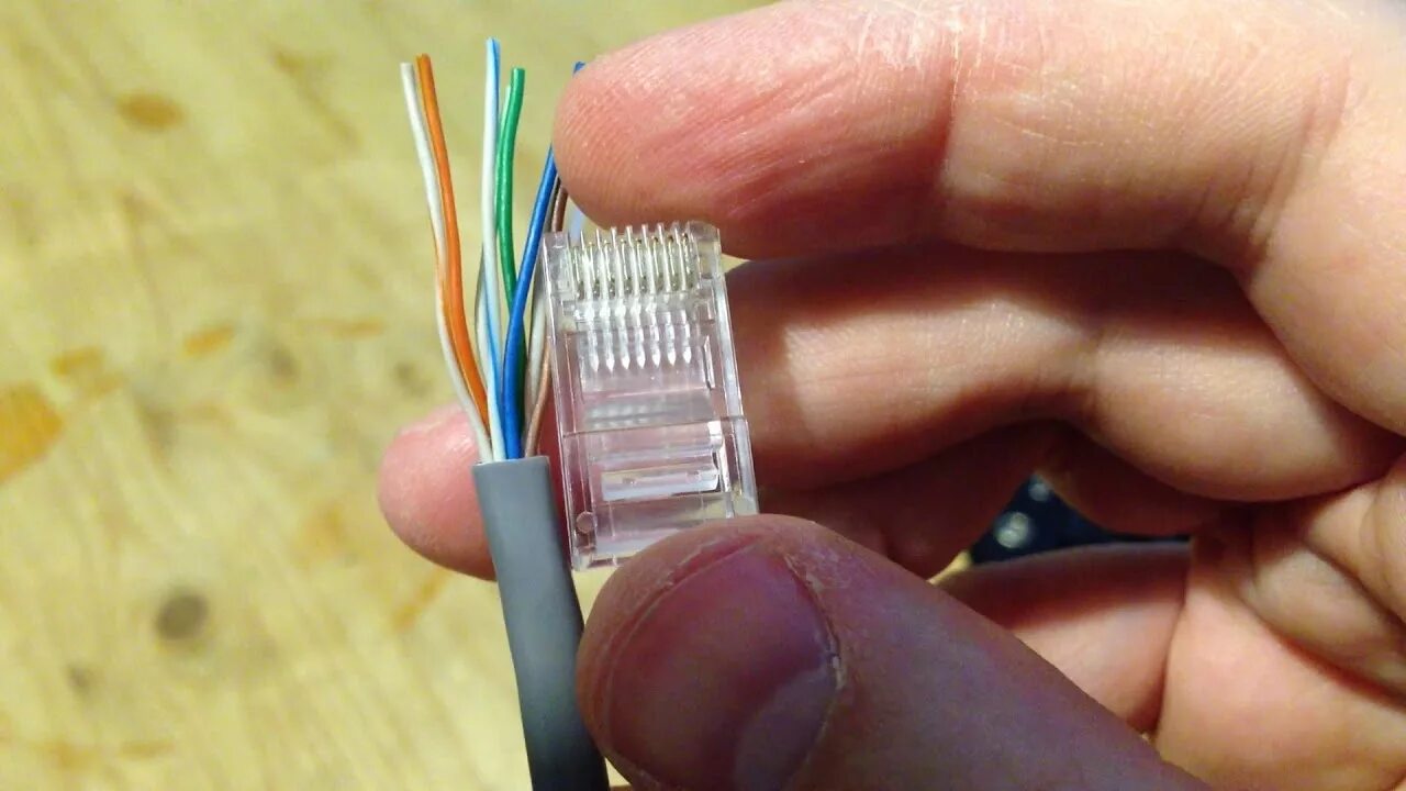 Обжимка витой пары RJ 45. Обжим экранированной витой пары RJ-45. Обжать коннектор RJ-45. Обжим кабеля rj45.