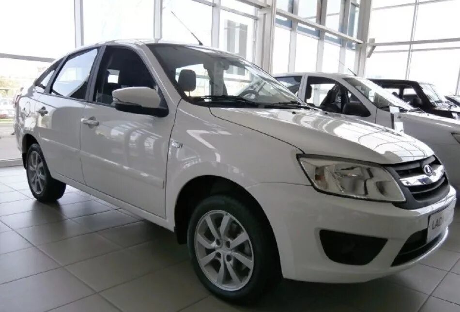 Подержанный автомобиль гранта. Ваз гранта люкс седан 2015 года. 21906-40 &quot;granta&quot;. ваз 21906. lada granta 2014 года с автосалона.