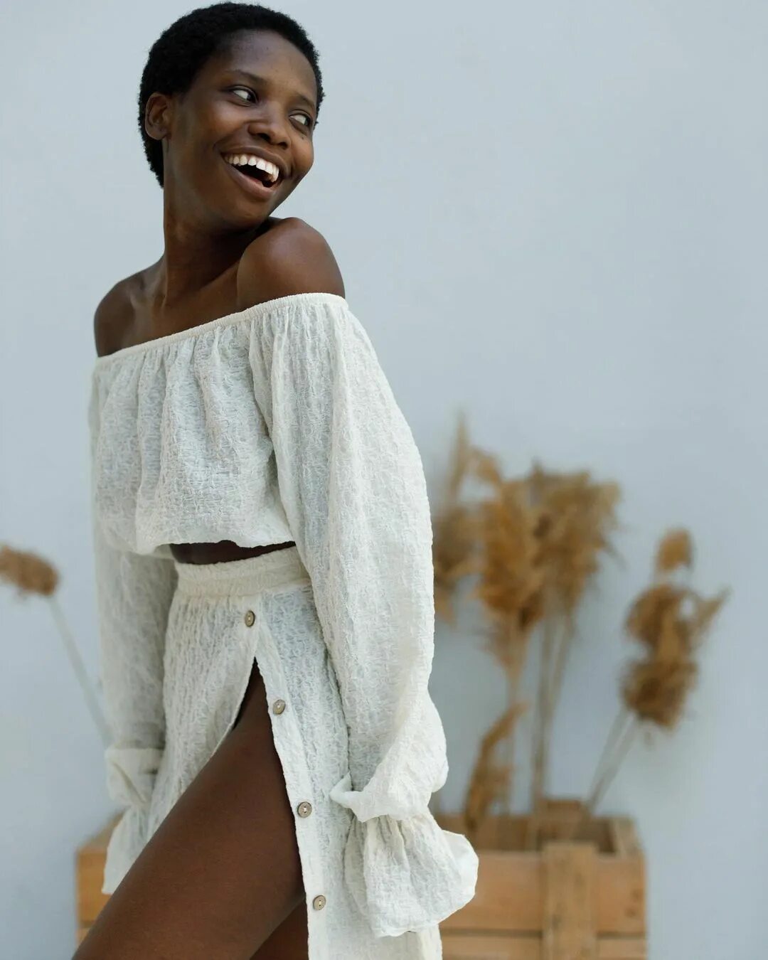 Riri moscow. Riri moscow. Riri moscow. Riri moscow. стильная девушка в платье с разрезом эстетика.