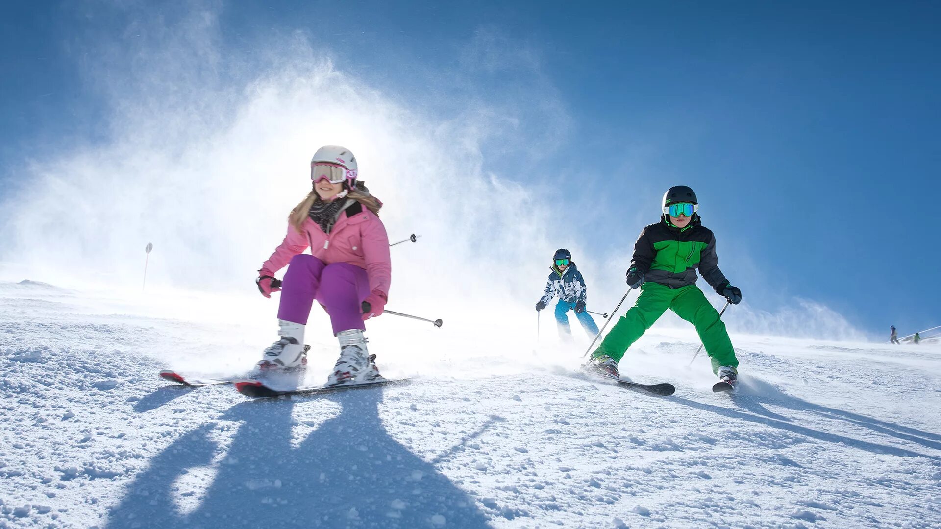 Skiing Holidays для детей. Ski Family Club. Королевская семья на горнолыжном курорте. Zell am see Winter Sport. See ski