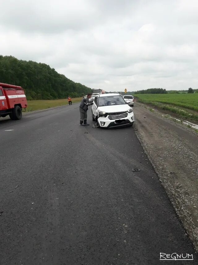 Авария на алтайском крае трассе. Авария в Алтайском крае на трассе м52 Бийск Барнаул. Авария в Алтайском крае на трассе м52 Бийск. Авария в Алтайском крае на трассе м52 Бийск Барнаул сегодня. ДТП В Алтайском крае и трассе Славгород-табуны.