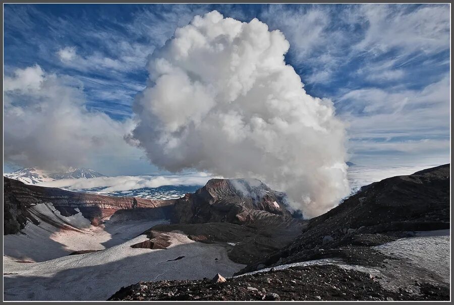 влк ключевская сопка это гора. петропавловск-камчатский ключевская сопка. корякский вулкан. петропавловск-камчатский ключевская сопка. извержение вулкана ключевская сопка.