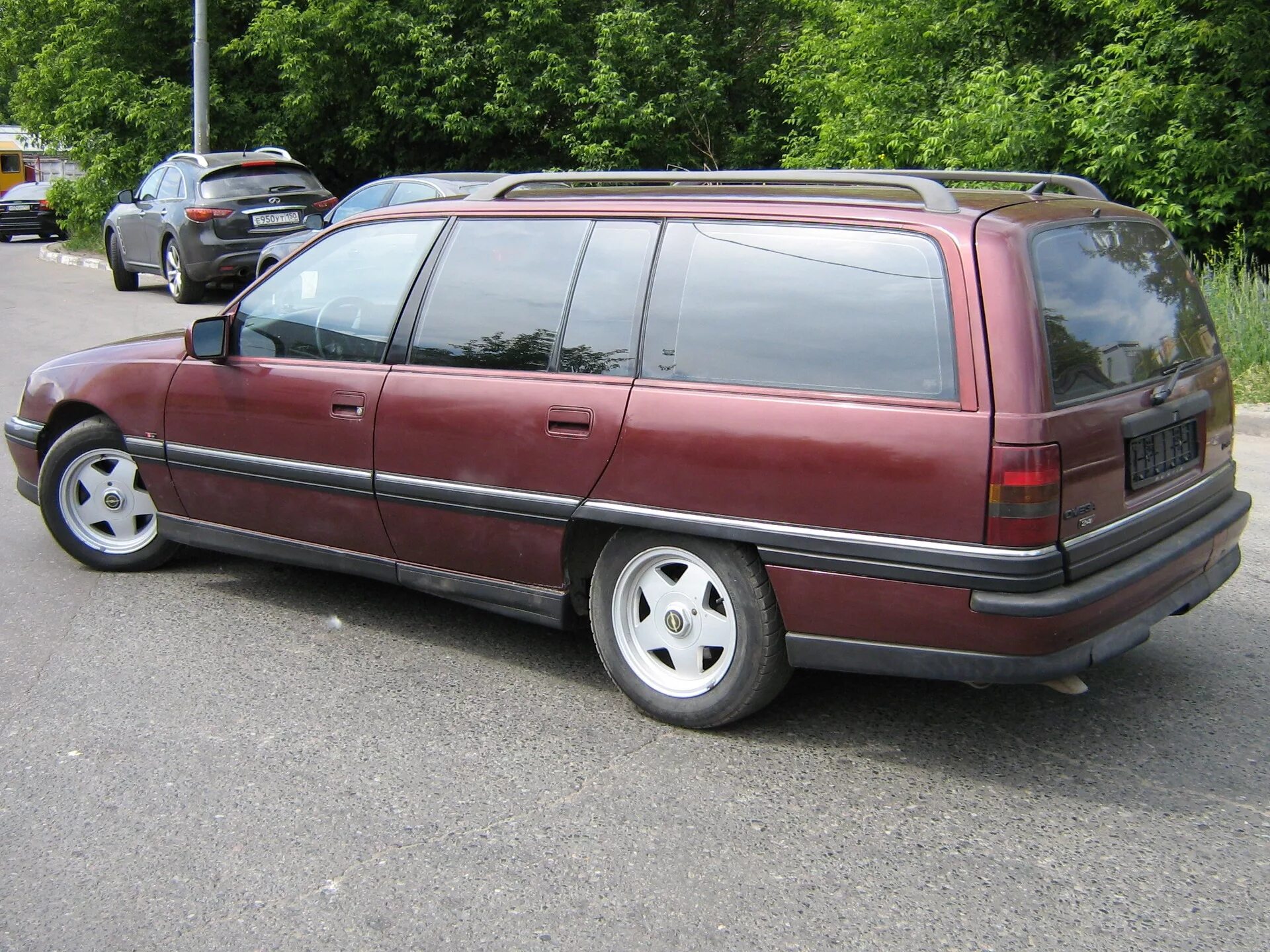Универсал караван. Opel Omega a Caravan. Opel Omega 1992 универсал. Опель Омега Караван 2 1989. Опель Омега 1986 универсал.