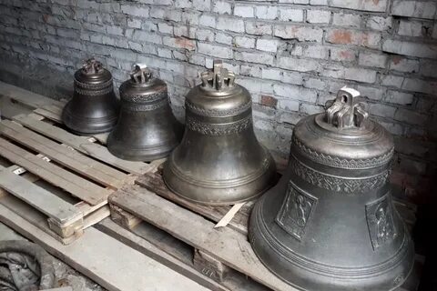 Лошади были уже заложены колокольчик по временам