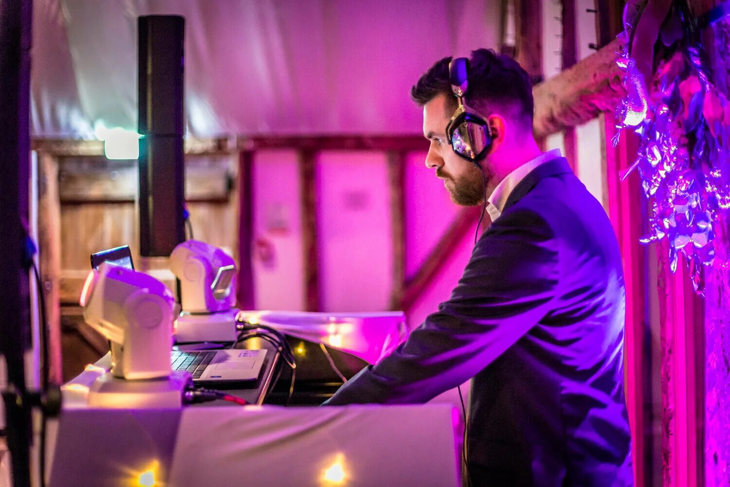 дэн соболев диджей. образ диджея для вечеринки. захожу на праздник диджей. захожу на праздник диджей. захожу на праздник диджей.