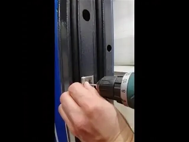 Как регулировать входные двери видео. Разболталась ручка входной металлической двери. разболталась дверная ручка входной двери. сломалась ручка входной двери. разбор входной металлической двери.