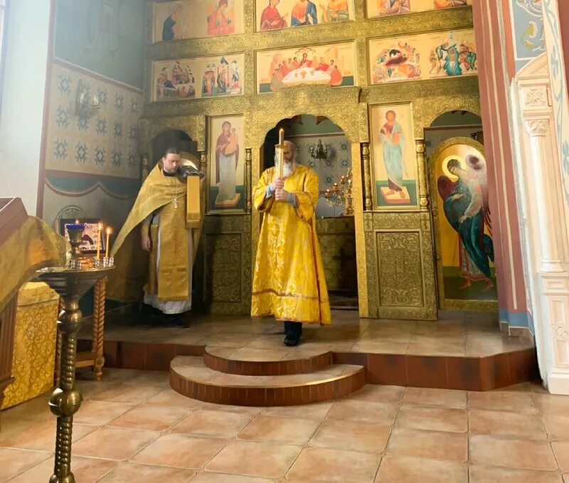 Храм иосифа волоцкого на челомея расписание. Деревянный храм иосифа волоцкого. Храм иосифа волоцкого развилка. Храм на развилке расписание. Храм иосифа волоцкого на челомея.