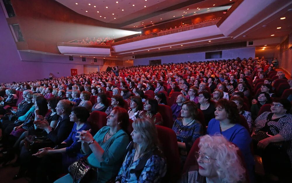 Hall владивосток. Феско-Холл Владивосток. Владивосток концертный зал Феско Холл. Зал фесктхола Владивосток. FESCO Hall Владивосток.