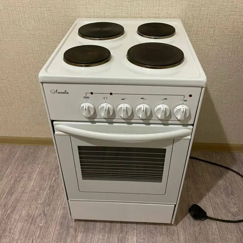 Электрическая плита электра 1001. Электрическая плита hansa fccw53004. Плитка лысьва 4-х конфорочная. Продам электрическую плиту. Электрическая плита optima нp-1015gr.