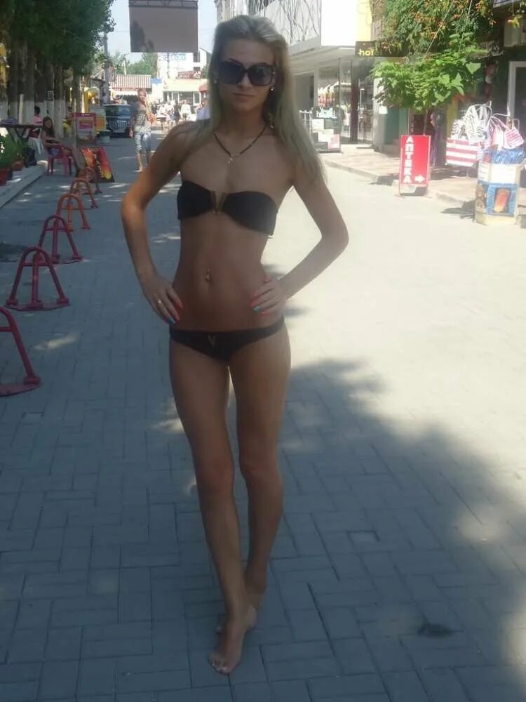 алина захаренкова анорексия. худая девушка домашка. красивое тело девушки. худая в купальнике частное. красивые девушки блондинки.