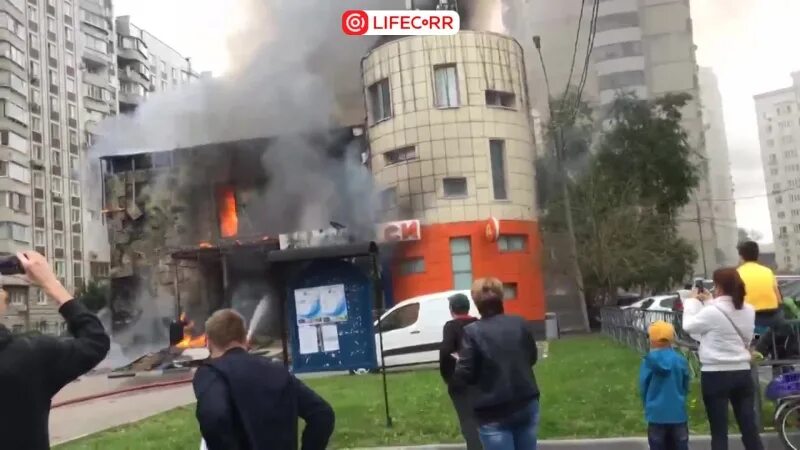 Что горит в митино. Пожар на новочеремушкинской улице. пожар в москве ул новочеремушкинская 49. пожар на новочеремушкинской улице 49. горит митино.