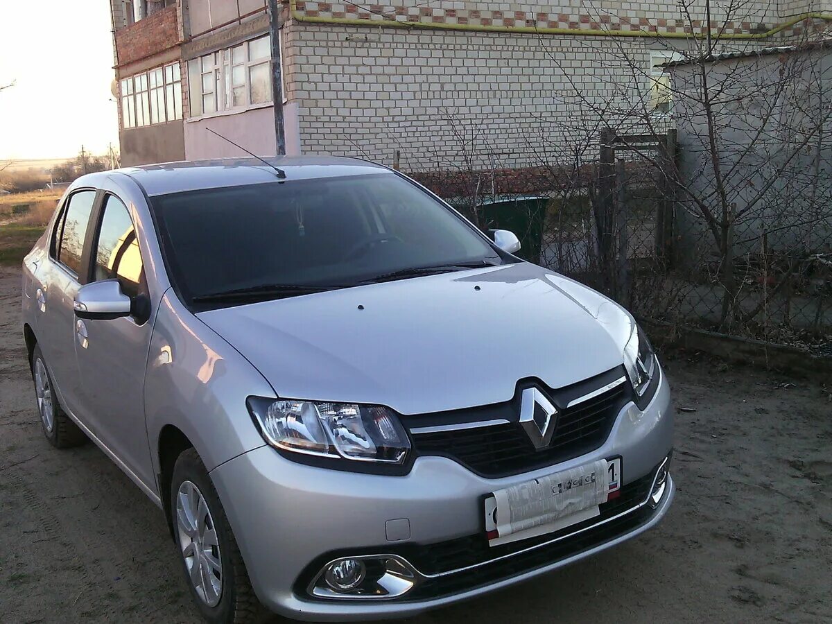 Куплю б у renault logan. Рено Логан 2 2014. Рено Логан 2014 года выпуска. Рено Логан у673уо 22. Рено Логан 2 серебристый.