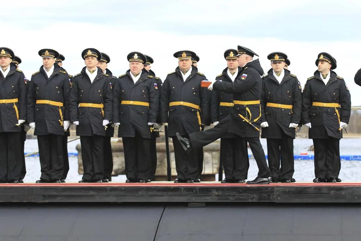 Новости подводного флота. Экипаж подлодки ВМФ РФ. Моряки подводники Северного флота. ВМФ подводные лодки экипаж. Экипаж подводной лодки Северодвинск.