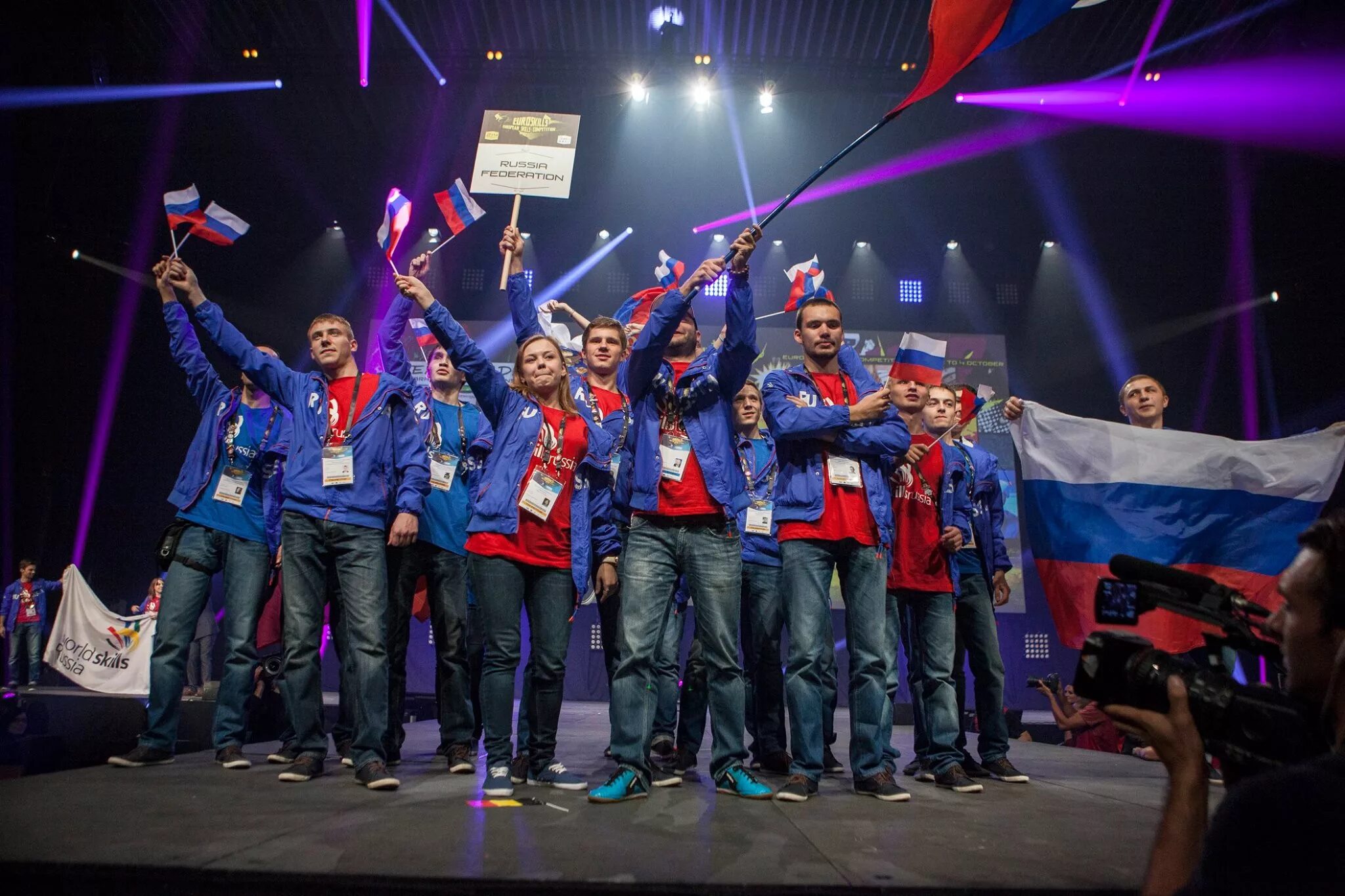 World skills are. Чемпионат WORLDSKILLS Russia. WORLDSKILLS Russia 2014 первый Чемпионат. Движение WORLDSKILLS. WORLDSKILLS соревнования.