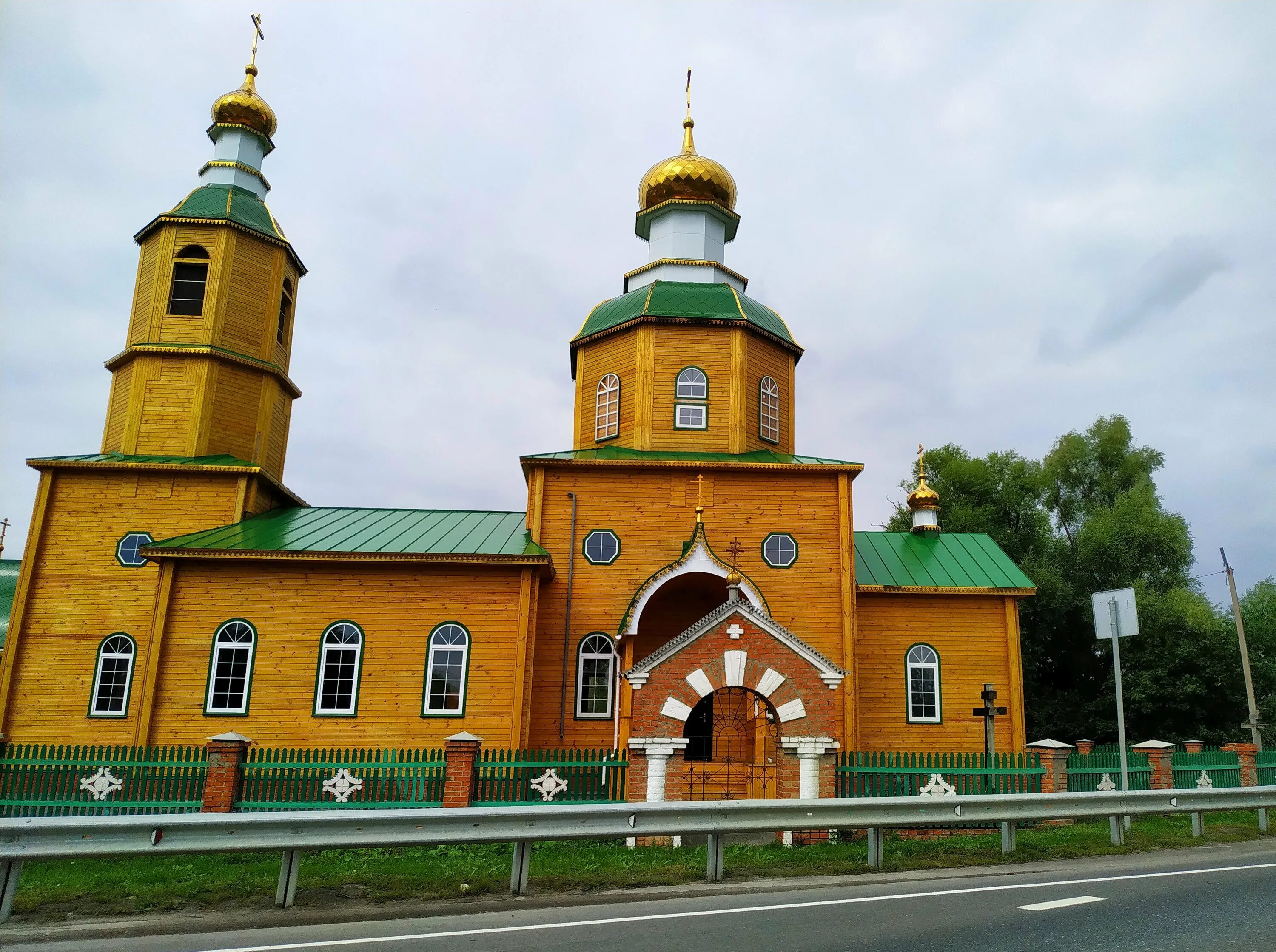 Прислониха Ульяновская область Церковь. Богоявленский храм Прислониха. Церковь в с. Прислониха Карсунского района Ульяновской области. Село Прислониха Церковь Богоявленская. Урень ру