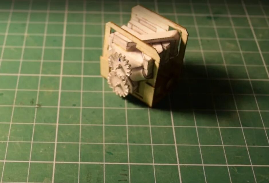 Картонный двигатель. Бумажная модель двигателя. Маленький двигатель из бумаги. Двигатель из бумаги. Двигатель из бумаги.