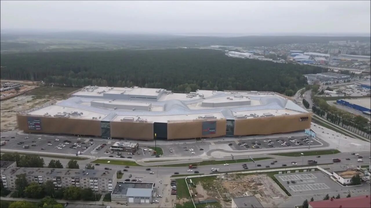 Космонавтов 108 веер Молл Екатеринбург. Вир Молл Екатеринбург. ТЦ Veer Mall Екатеринбург. ТЦ веер Молл Екатеринбург район. Веер молл каток