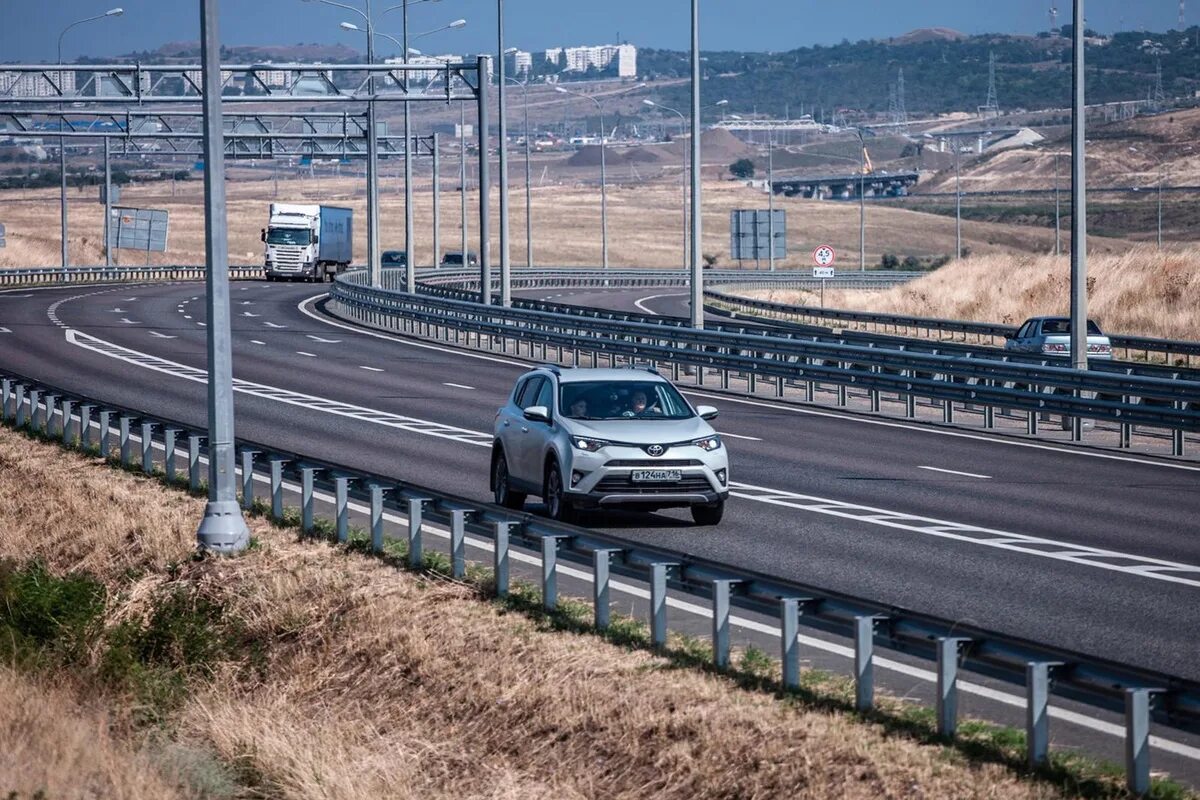 Крымский мост таврида. Трасса Таврида Крым. Автострада Таврида в Крыму. Трасса Таврида 2022. Крымский мост трасса Таврида.