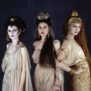 Michaela Bercu, Monica Belluci and Florina Kendrick in 'Bram Stoker’s Dracula...