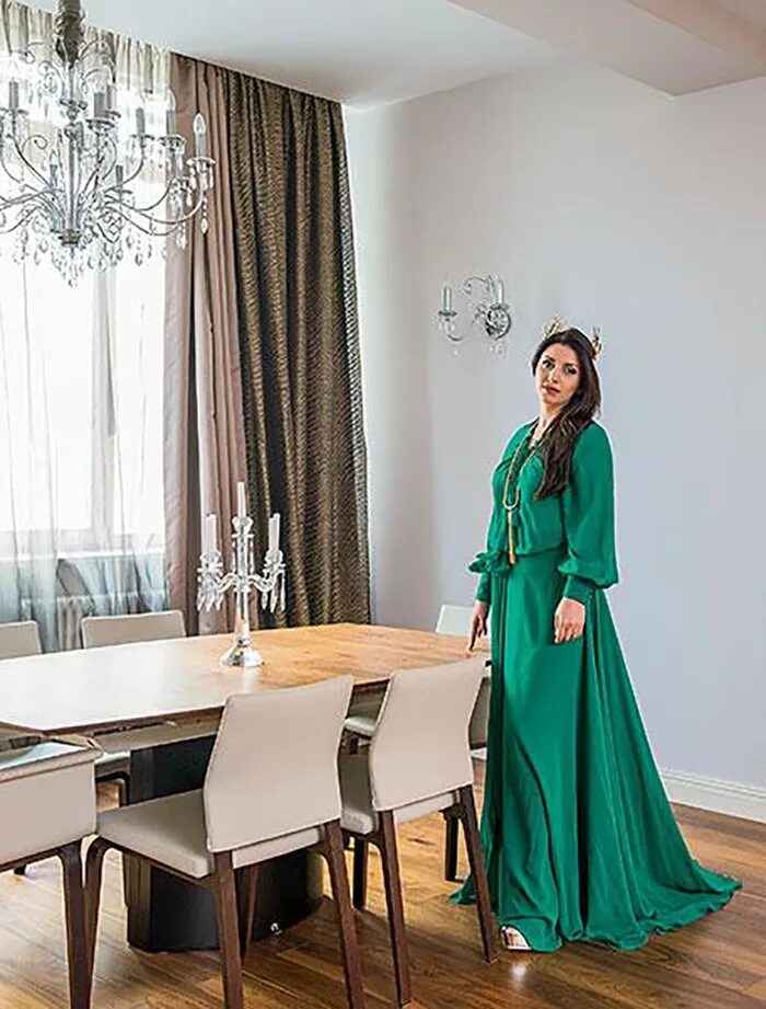 дом певицы жасмин на жуковке. в гостях у певицы жасмин. жасмин певица дом на рублевке. лоо улица декабристов 129. дом певицы жасмин фото.