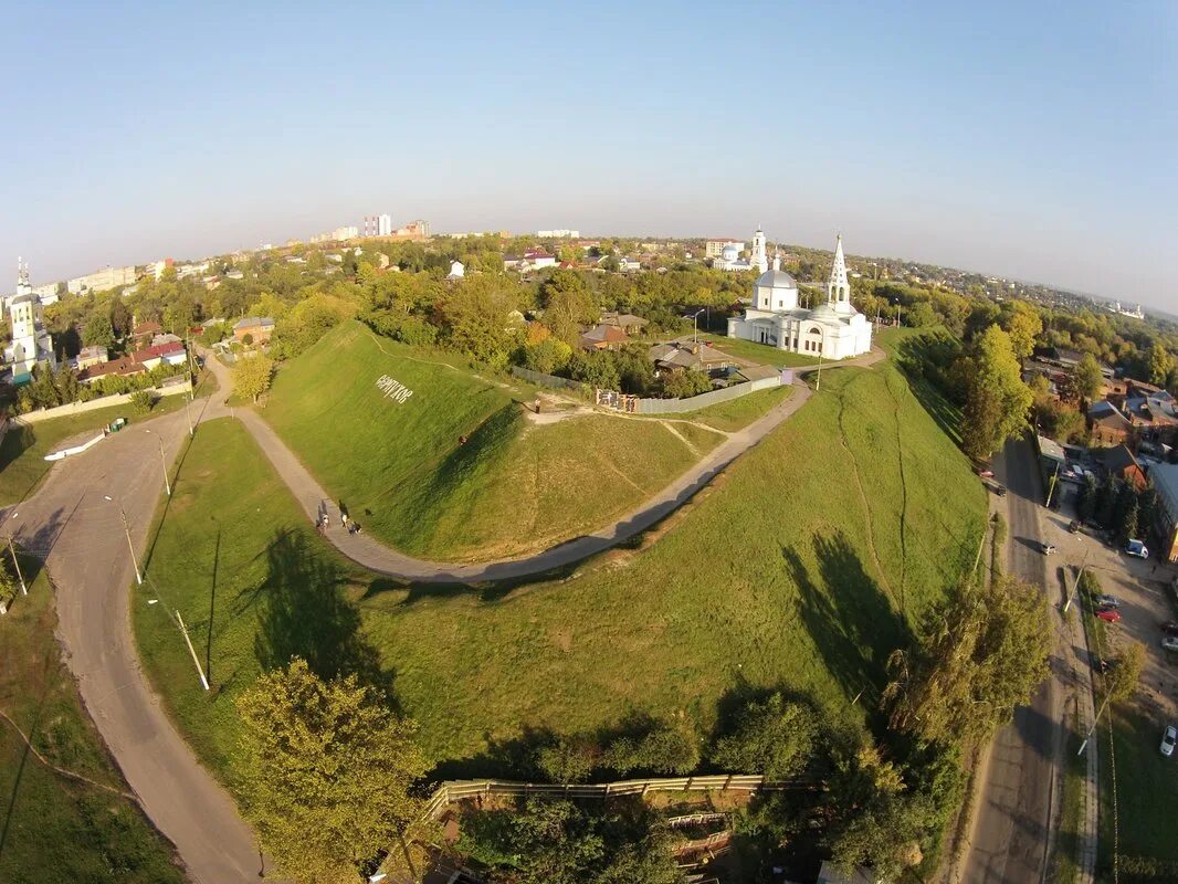 Значение холм горка. Серпуховский Кремль Соборная гора. Город Серпухов Соборная гора. Достопримечательности Серпухова Соборная гора. Серпухов Соборная гора смотровая площадка.