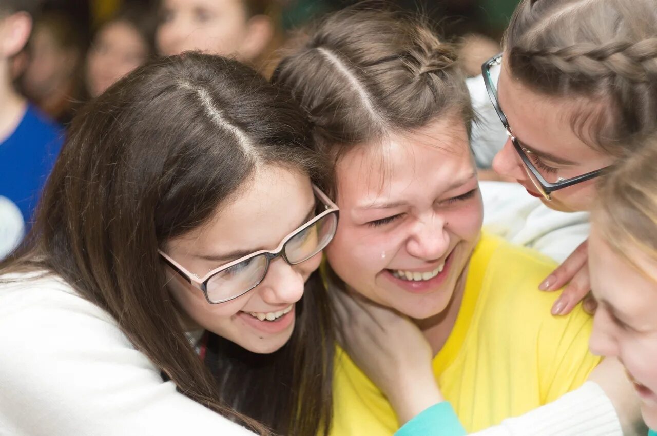 Лидер вожатых. Хороший вожатый это. Современная вожатская форма. Гбпоу нпк. Студенты вожатые.