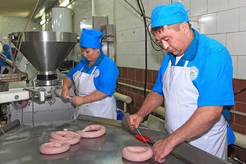 Рабочий колбасного цеха