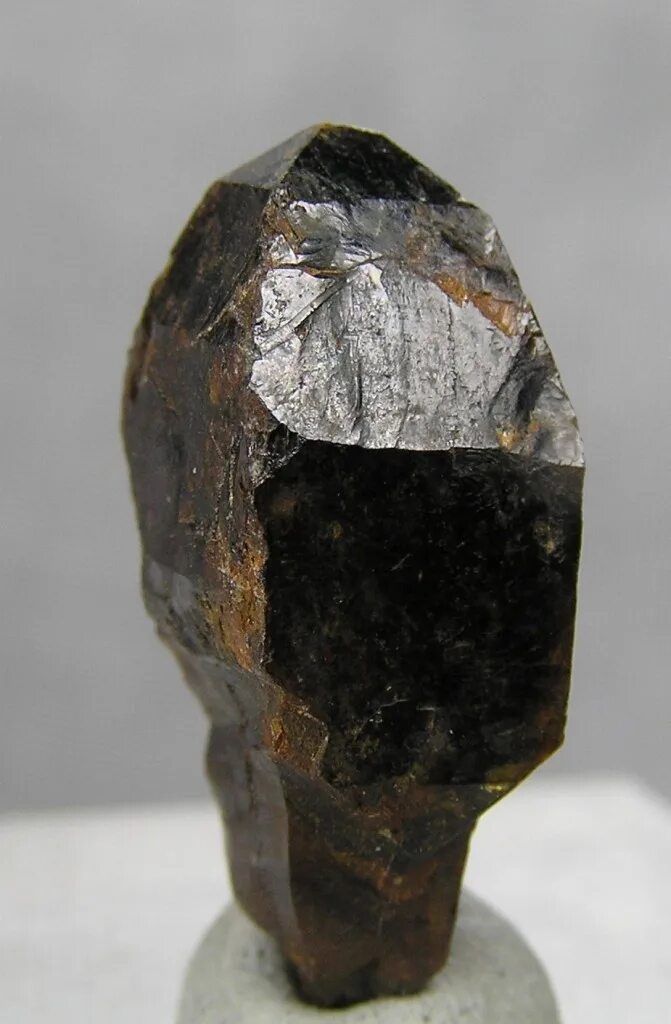 Ксенотим минерал. Ксенотим-(y) минерал. Ксенотим минерал формула. Тортвейтит месторождение.