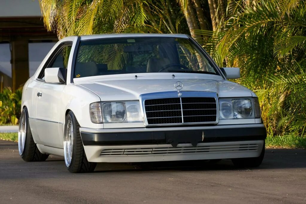 Mercedes benz w124 e500. Mercedes-benz mercedes w124. Расширение крыльев w124 amg. Мерседес бенц 124. 124 руб.