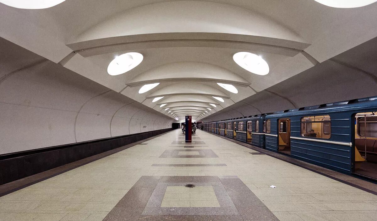 Метро алтуфьево работает. Алтуфьево (станция метро). Метро алтуфьево 1950. Метро алтуфьево работает. Московский метрополитен станция алтуфьево.