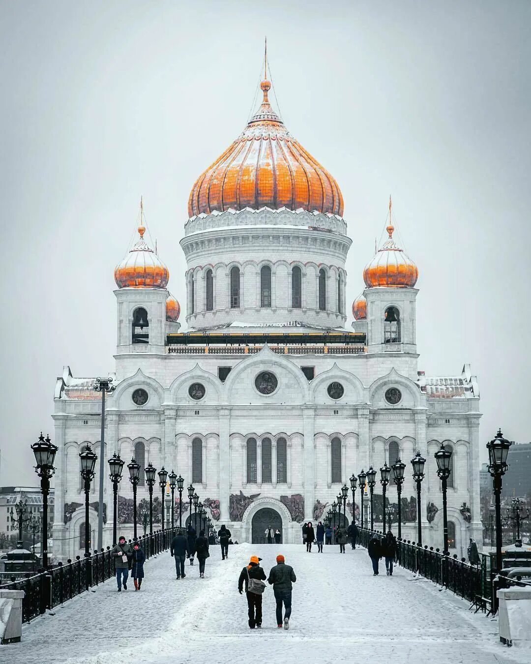 Храм христа спасителя зимой. Храм христа спасителя новогодняя елка. Москва в январе. Храм христа спасителя в москве новый год. Храм христа спасителя панорама.