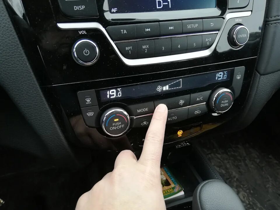 Климат контроль nissan qashqai j11. Nissan qashqai 2008 кнопка кондиционер. Включение кондиционера кашкай. Климат контроль ниссан кашкай j10. Nissan qashqai 2008 кнопка кондиционер.