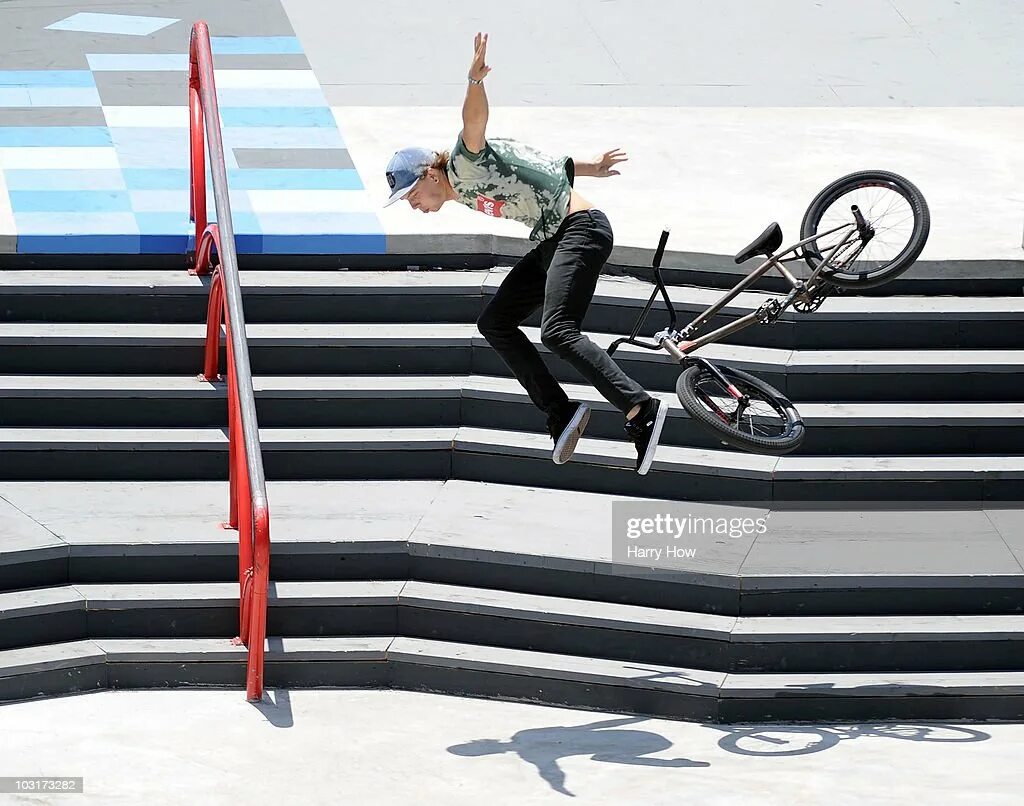 Бмх фристайл стрит. Nathan Williams рост. Кубки призовые в дисциплине BMX Freestyle. Off his bike