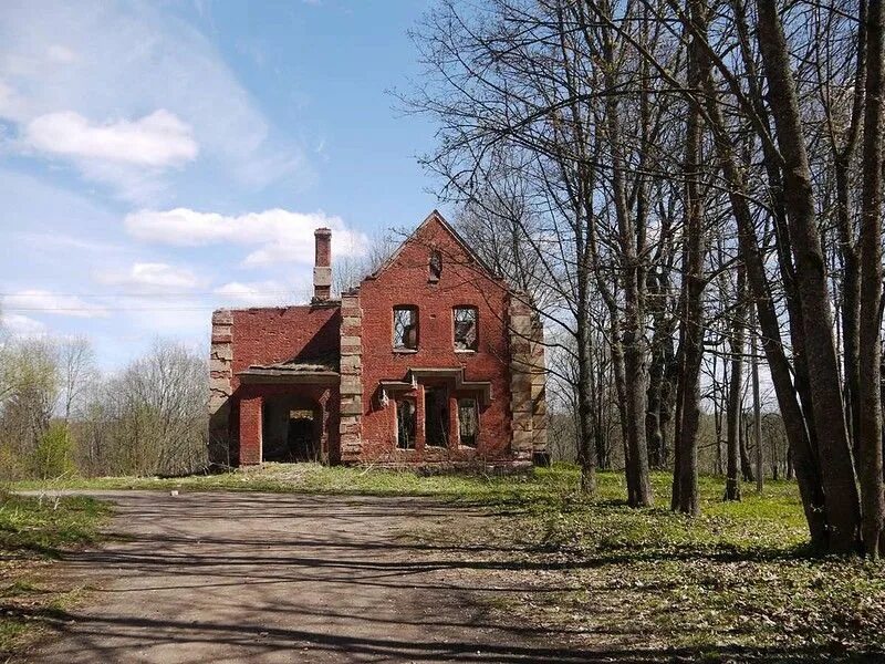 Усадьба красная горка псков. Красные горки псковской. Красные горки псковской. Дедовичи красные горки. Усадьба княжьи горки псковская область.