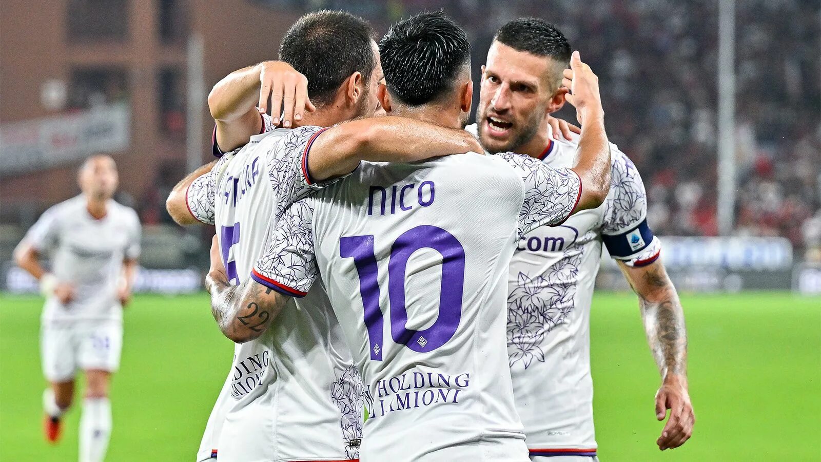 Фиорентина монца статистика. Фиорентина монца. Футбол фиорентина - монца. Чемпионат италии – интер. Футбольный матч.